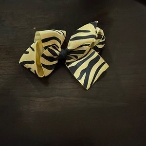 For kids, black and yellow very soft and durable